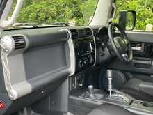 Toyota FJ Cruiser 4.0 V6 - U10976