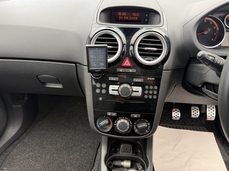 Vauxhall 1.2 16V Limited Edition Hatchback 3dr Petrol Manual (A/C) (129 g/km, 84 bhp)