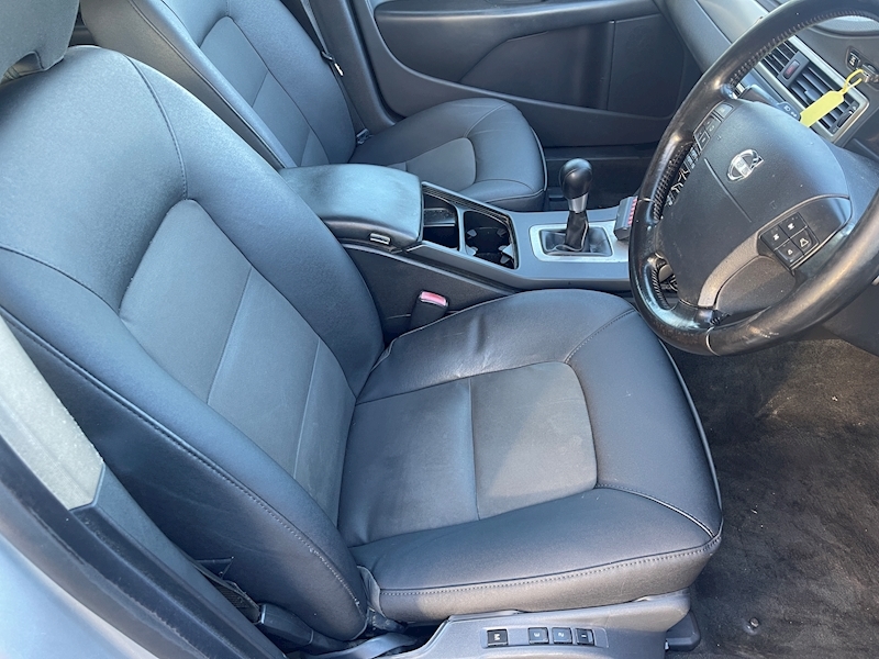 Volvo D5 Se 2.4 5dr Estate Manual Diesel