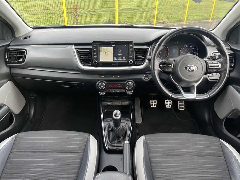 Kia 1.6 CRDi First Edition SUV 5dr Diesel Manual Euro 6 (s/s) (108 bhp)