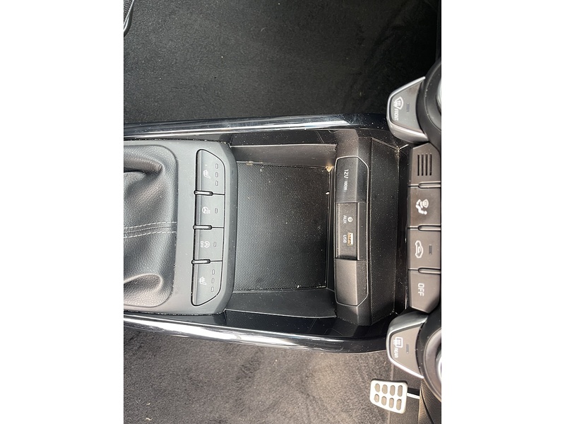 Kia 1.6 CRDi First Edition SUV 5dr Diesel Manual Euro 6 (s/s) (108 bhp)