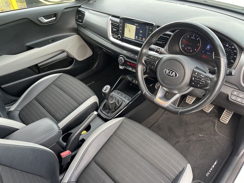Kia 1.6 CRDi First Edition SUV 5dr Diesel Manual Euro 6 (s/s) (108 bhp)