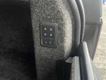 Land Rover Range Rover SD V8 Autobiography LWB 