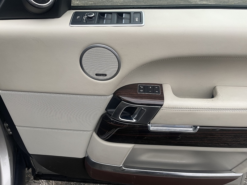 Land Rover SD V8 Autobiography LWB 4.4 5dr SUV Automatic Diesel