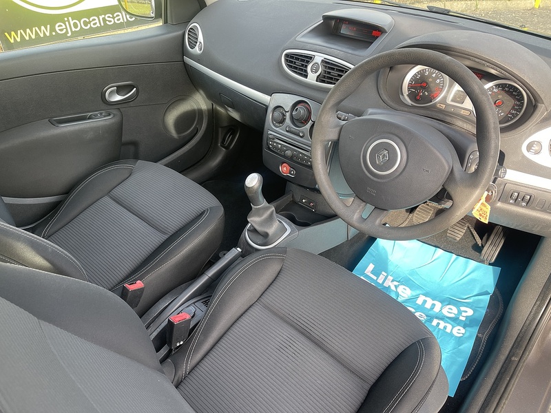 Renault 1.2 Expression + Hatchback 3dr Petrol Manual Euro 5 (75 ps)