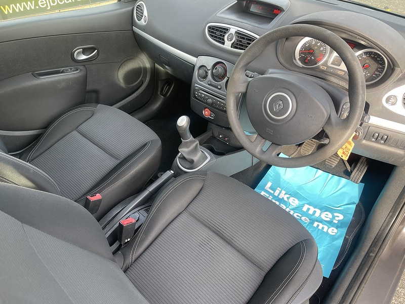 Renault 1.2 Expression + Hatchback 3dr Petrol Manual Euro 5 (75 ps)