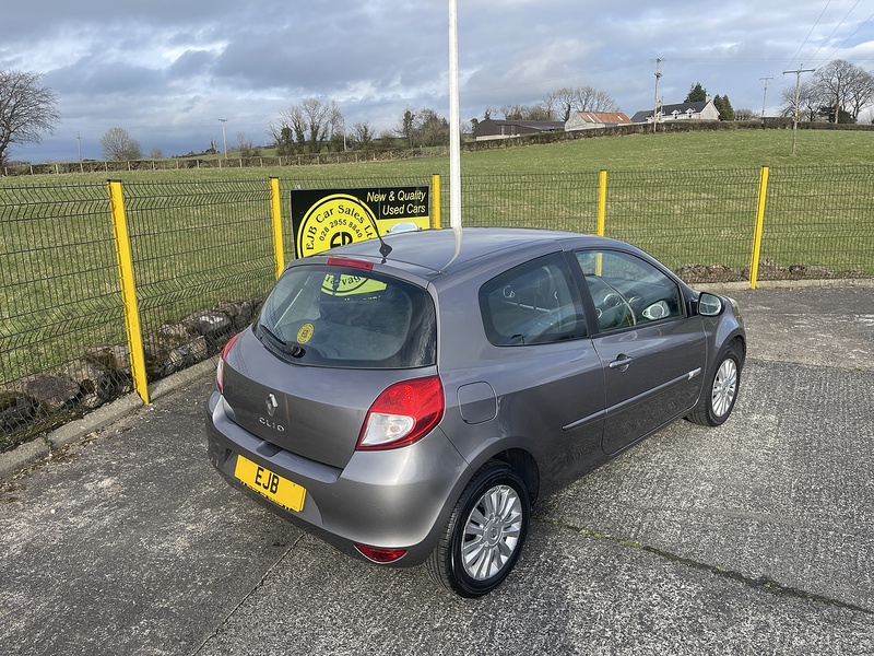 Renault 1.2 Expression + Hatchback 3dr Petrol Manual Euro 5 (75 ps)