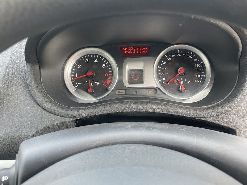 Renault 1.2 Expression + Hatchback 3dr Petrol Manual Euro 5 (75 ps)