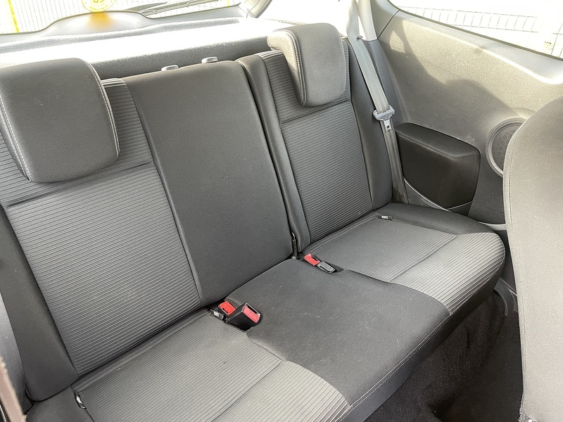 Renault 1.2 Expression + Hatchback 3dr Petrol Manual Euro 5 (75 ps)