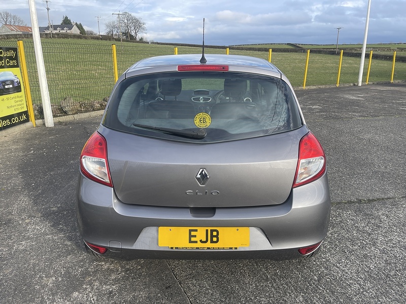 Renault 1.2 Expression + Hatchback 3dr Petrol Manual Euro 5 (75 ps)