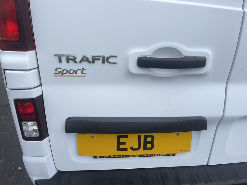 Renault 2.0 dCi ENERGY 30 Sport Panel Van 5dr Diesel Manual LWB Standard Roof Euro 6 (s/s) (145 ps)