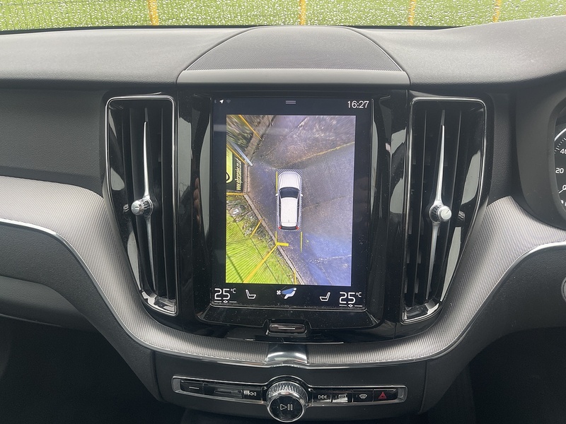 Volvo D4 R-Design (Pan Roof) 2.0 5dr SUV Automatic Diesel