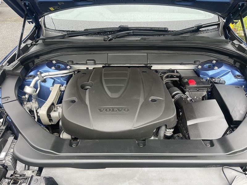 Volvo D4 R-Design (Pan Roof) 2.0 5dr SUV Automatic Diesel