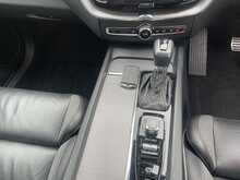 Volvo XC60 D4 R-Design (Pan Roof) 