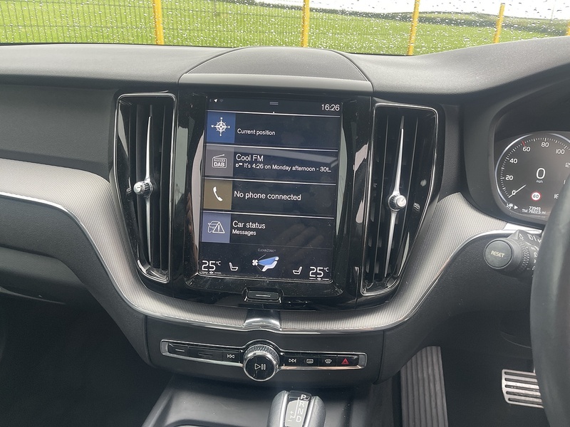 Volvo D4 R-Design (Pan Roof) 2.0 5dr SUV Automatic Diesel