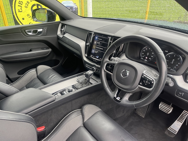 Volvo D4 R-Design (Pan Roof) 2.0 5dr SUV Automatic Diesel