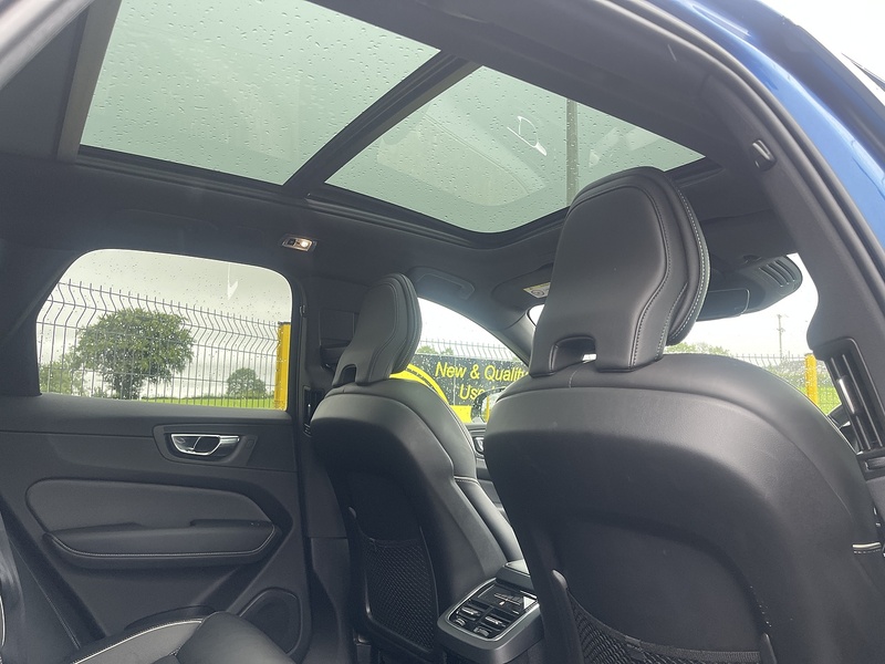 Volvo D4 R-Design (Pan Roof) 2.0 5dr SUV Automatic Diesel