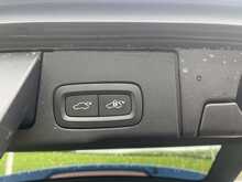 Volvo XC60 D4 R-Design (Pan Roof) 