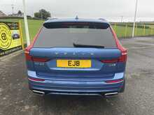 Volvo XC60 D4 R-Design (Pan Roof) 