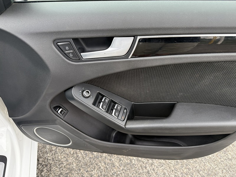 Audi 2.0 TDI Black Edition Estate 5dr Diesel Multitronic Euro 5 (s/s) (177 ps)