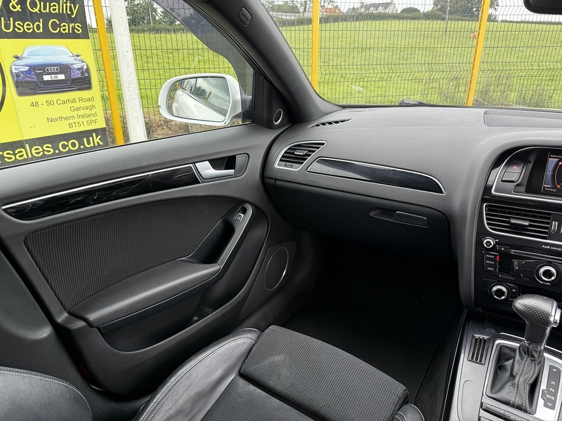 Audi 2.0 TDI Black Edition Estate 5dr Diesel Multitronic Euro 5 (s/s) (177 ps)