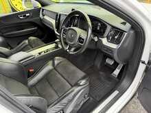 Volvo XC60 D4 R-Design 