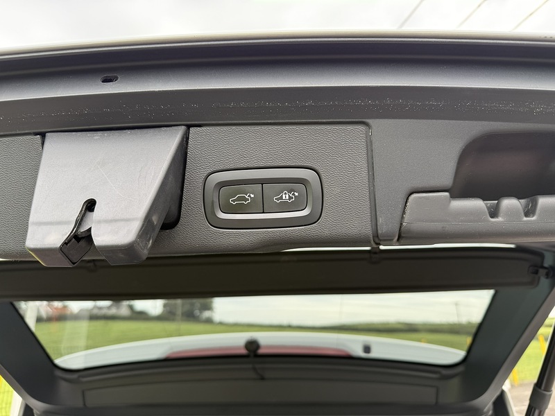 Volvo 2.0 D4 R-Design SUV 5dr Diesel Auto AWD Euro 6 (s/s) (190 ps)