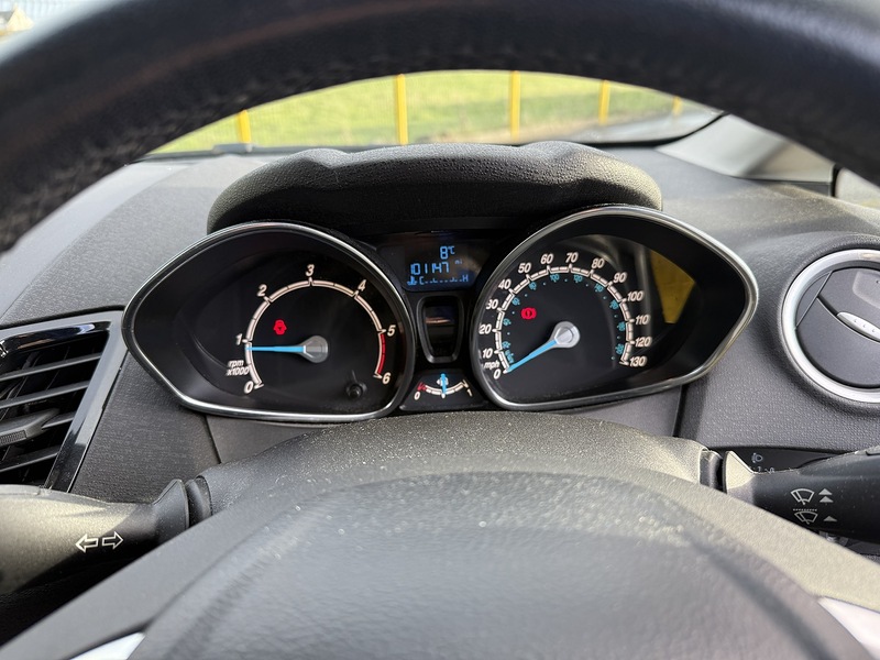 Ford 1.6 TDCi ECOnetic Zetec Hatchback 3dr Diesel Manual Euro 5 (s/s) (95 ps)