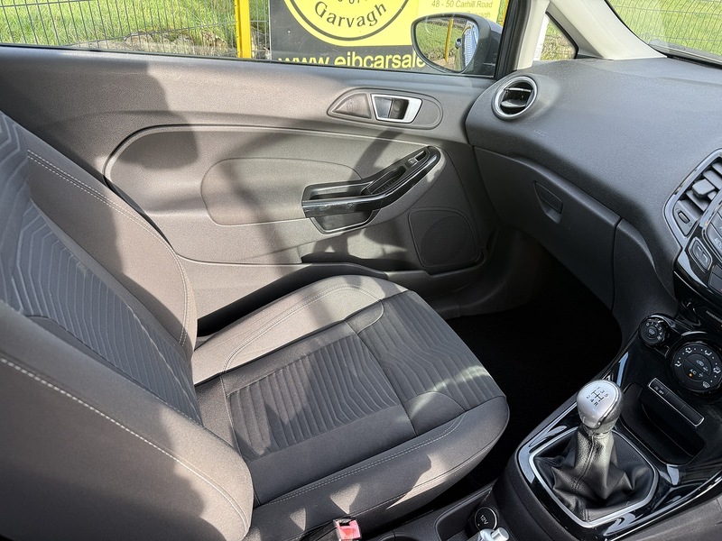 Ford 1.6 TDCi ECOnetic Zetec Hatchback 3dr Diesel Manual Euro 5 (s/s) (95 ps)