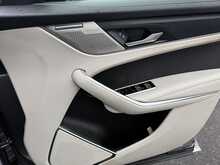 Jaguar F-PACE D300 MHEV R-Dynamic HSE 