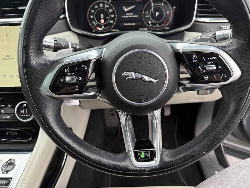 Jaguar 3.0 D300 MHEV R-Dynamic HSE SUV 5dr Diesel Auto AWD Euro 6 (s/s) (300 ps)