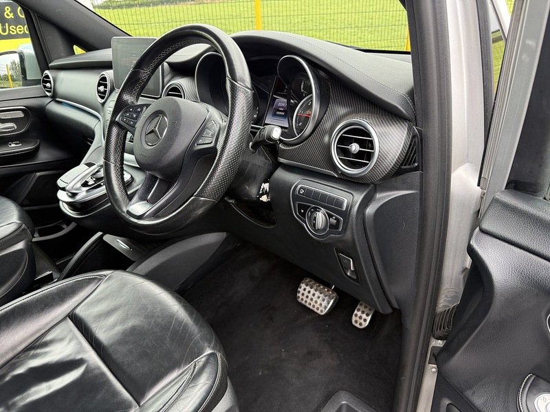 Mercedes-Benz V250d BlueTEC AMG Line (extra long) 2.2 5dr MPV Automatic Diesel