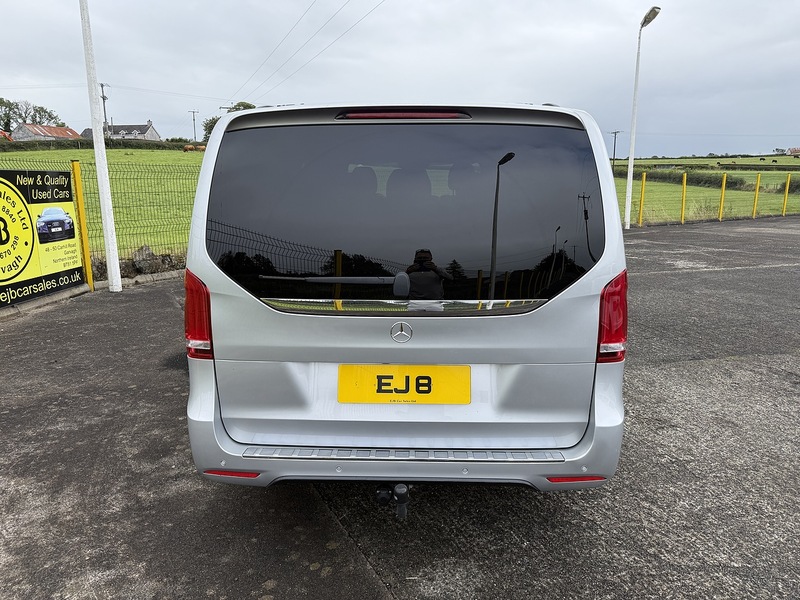 Mercedes-Benz V250d BlueTEC AMG Line (extra long) 2.2 5dr MPV Automatic Diesel