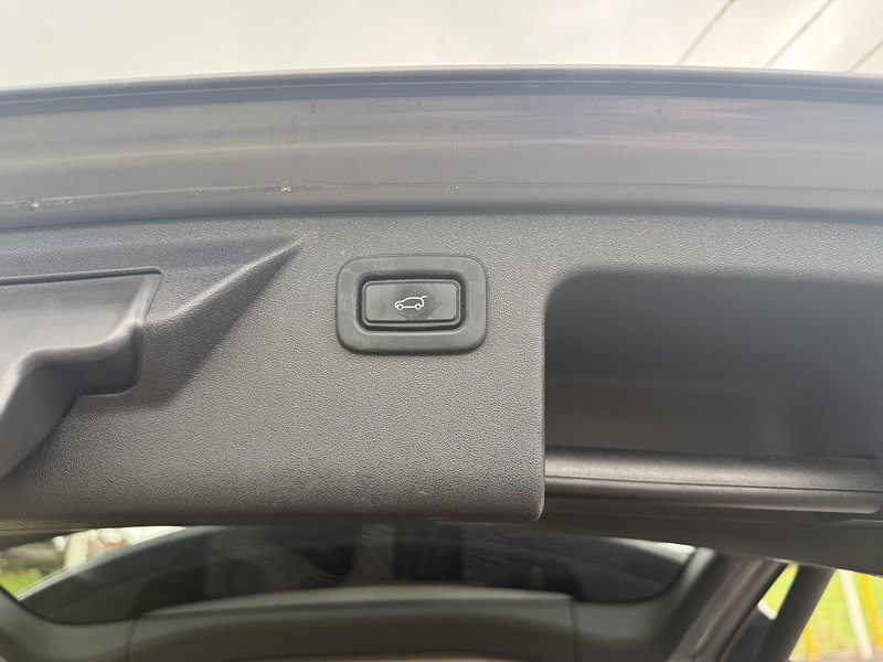 Land Rover 2.0 D180 MHEV R-Dynamic SE SUV 5dr Diesel Auto 4WD Euro 6 (s/s) (180 ps)