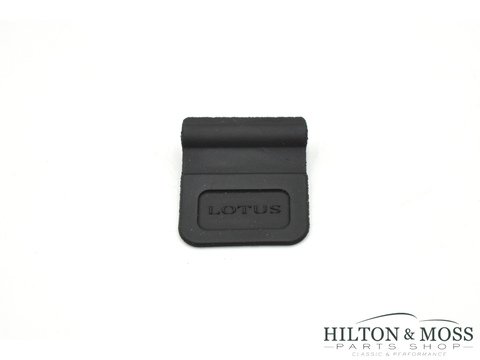 Gate flap for baffled sump