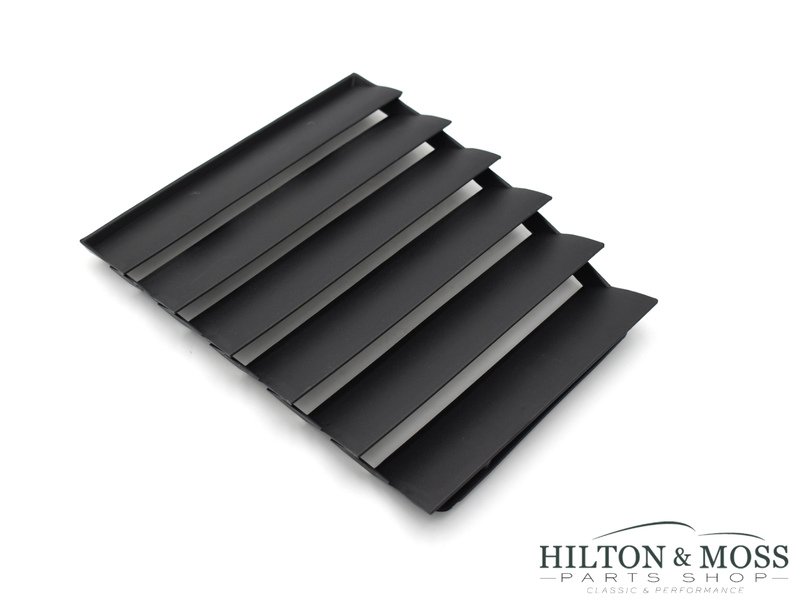 Lotus Elise S2 	Engine Cover Outlet Grille, RH Rear Image 1