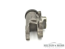 Mercedes W111/W121 190SL Wheel Cylinder Right Image 2