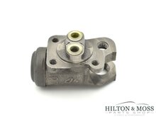 Mercedes W111/W121 190SL Wheel Cylinder Right Image 5