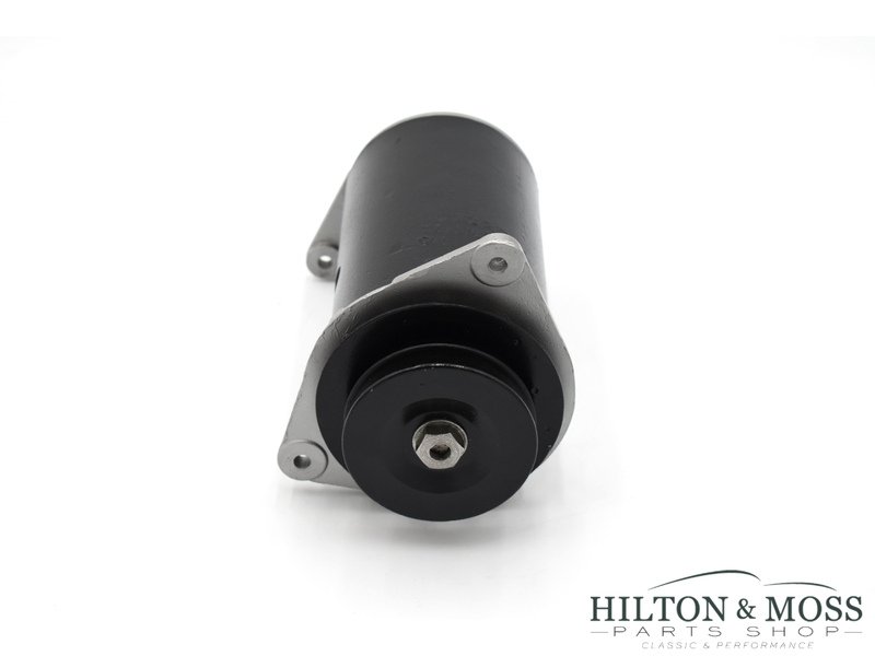 Lucas C42 / Jaguar S1 3.8 E-Type Dynamo Exchange Image 2