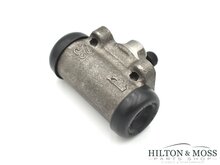 Mercedes W121 190SL, '57 onwards, Rear wheel brake cylinder Image 1