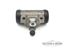 Mercedes W121 190SL, '57 onwards, Rear wheel brake cylinder Image 3