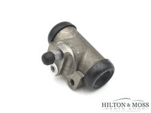 Mercedes W121 190SL, '57 onwards, Rear wheel brake cylinder Image 6