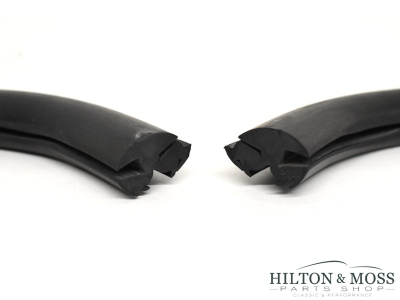 Jaguar E-Type S3 Roadster Front Windscreen Rubber Seal Image 6