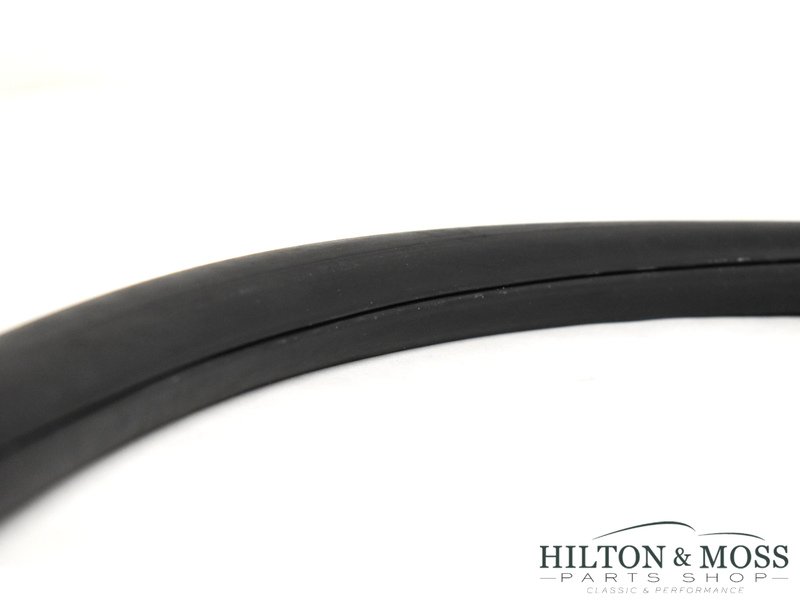Jaguar E-Type S1 / S2 FHC Front Windscreen Rubber Seal Image 3