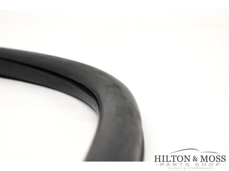 Jaguar E-Type S1 / S2 / S3 Rear Windscreen Rubber Seal Image 3
