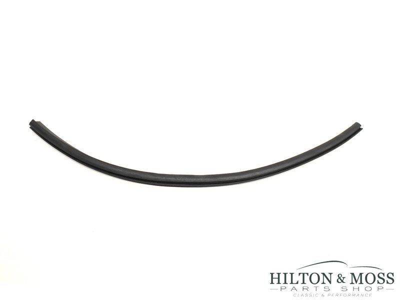 Jaguar E-Type S1 / S2 FHC Quarterlight Hinge Pillar Seal Image 2