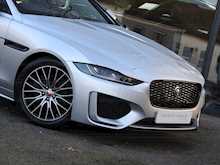 Jaguar XE D180 R-Dynamic S
