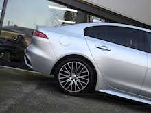 Jaguar XE D180 R-Dynamic S