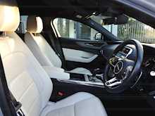 Jaguar XE D180 R-Dynamic S