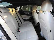 Jaguar XE D180 R-Dynamic S